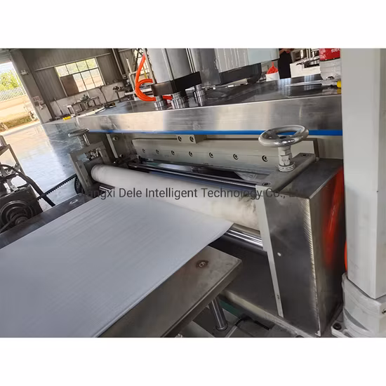 Automatische Vliesstoff-Papierrollen-zu-Blatt-Schneidemaschine Salon-Haartrocknungshandtuchherstellungsmaschine